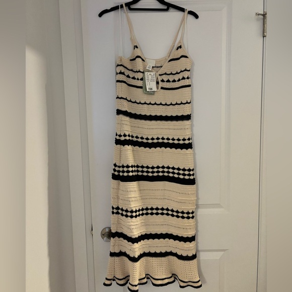 H&M Crochet Knit Dress with Keyhole - Picture 5 of 5